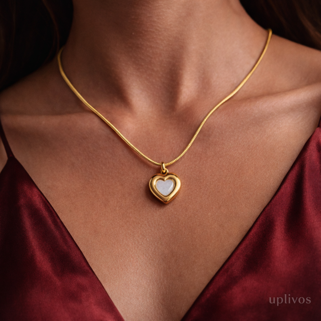 Uplivos Amora Heart Pendant Necklace